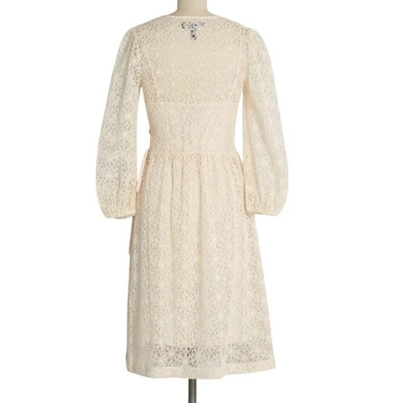 Modcloth Magic in the Air Wrap Dress Ivory Floral Lace w/ Liner Size Small NWT - Picture 2 of 14